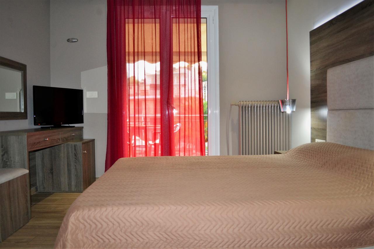 Ritsas Hotel Толон Екстериор снимка