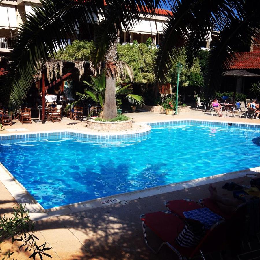 Ritsas Hotel Толон Екстериор снимка