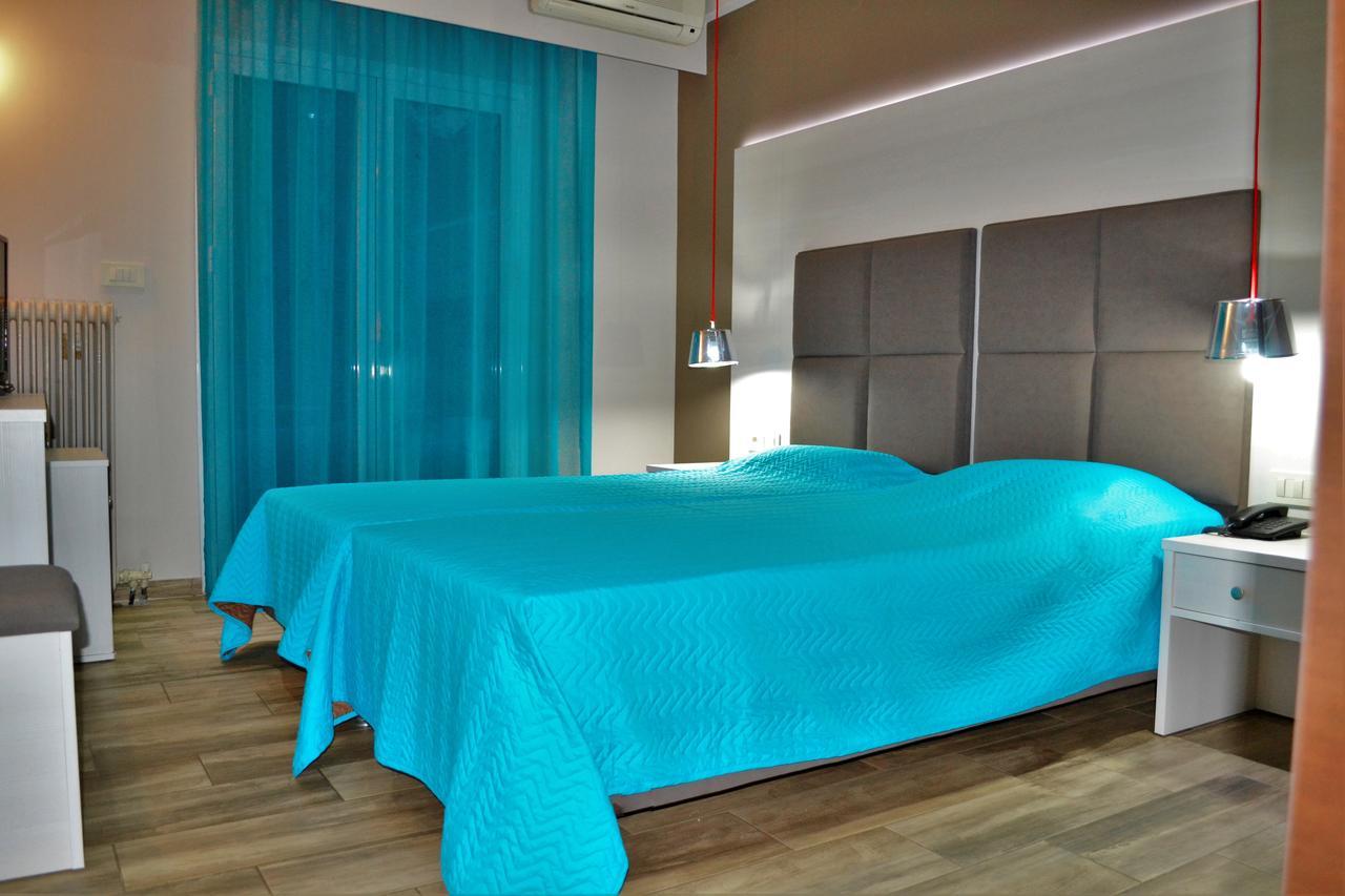 Ritsas Hotel Толон Екстериор снимка